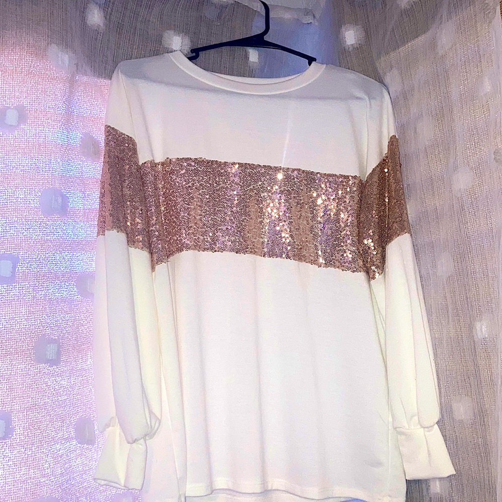 Long sleeve dressy shirt.
